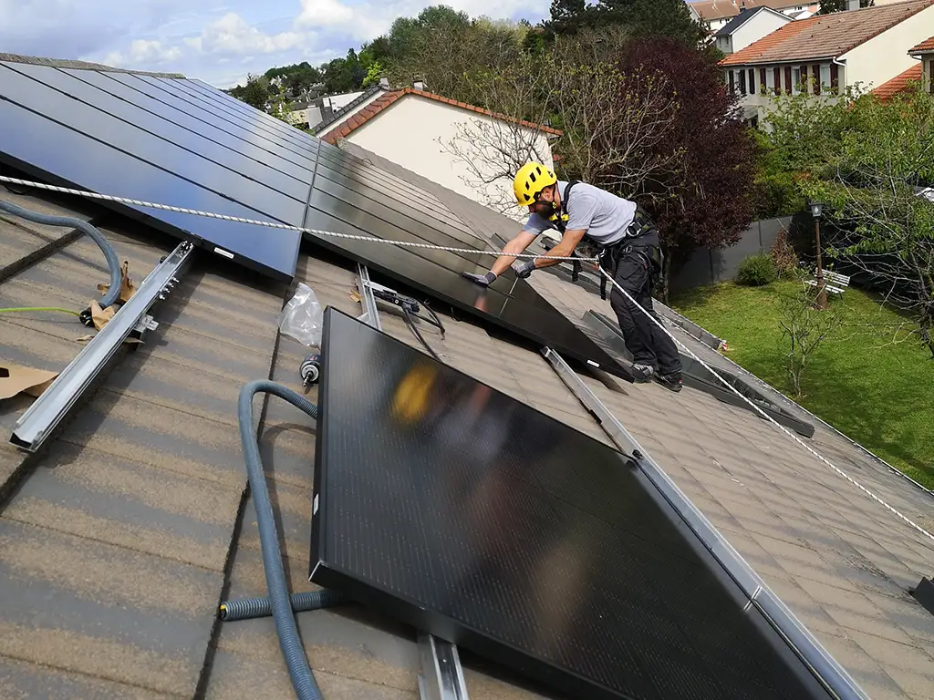 Installation panneaux photovoltaïques toiture