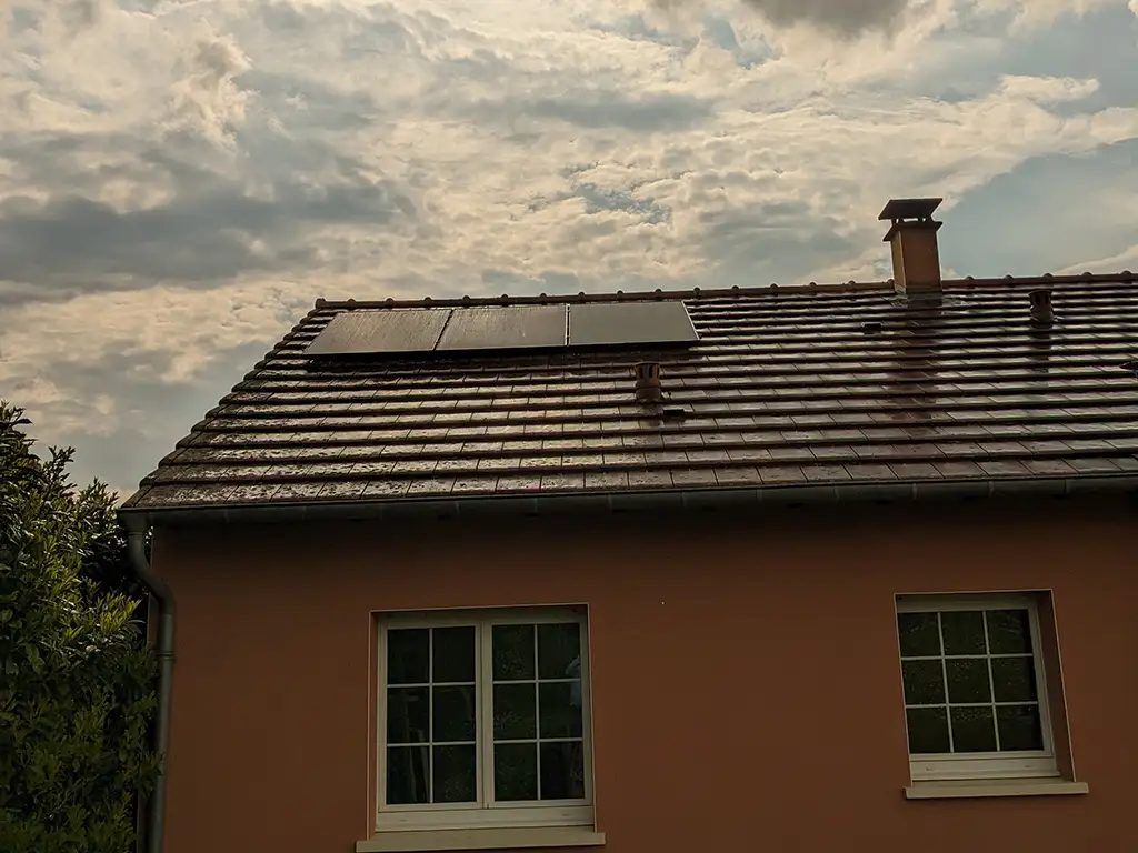 Panneaux photovoltaïques maison particulier