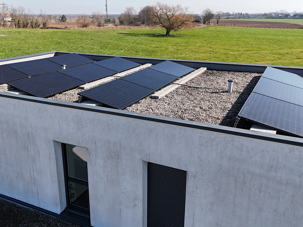 Installation Panneaux photovoltaïques toit terrasse