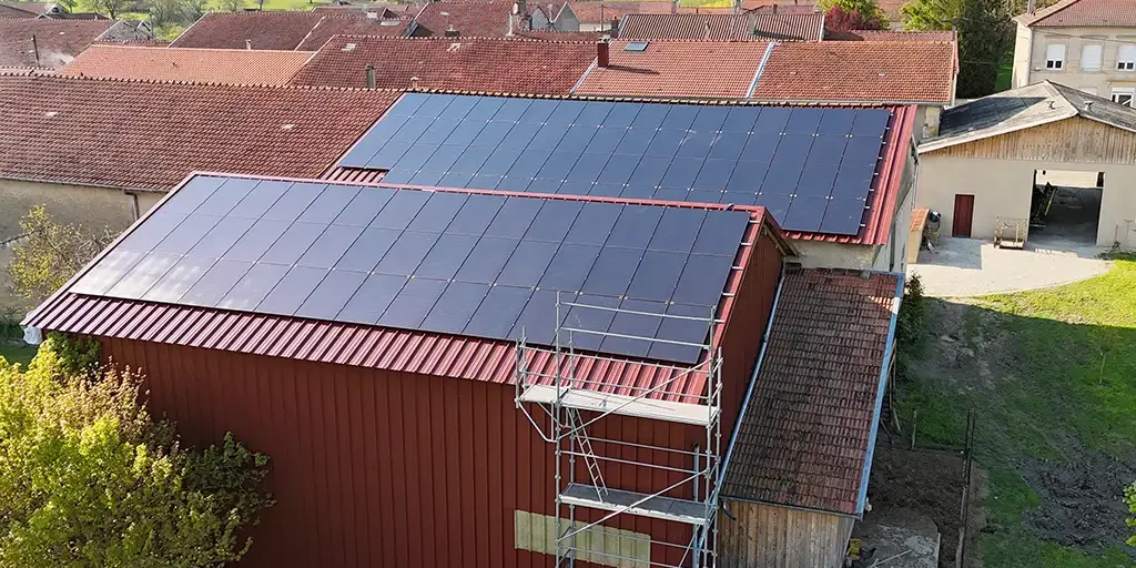 Panneaux solaires vue aérienne